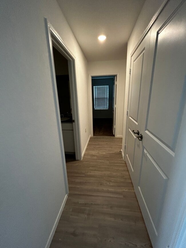 Building Photo - Texas A&M- New Home in Vida Subdivision /S...