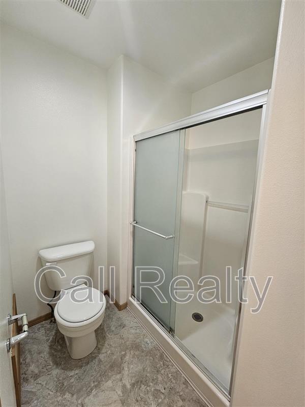 Building Photo - 1021 Malvern St