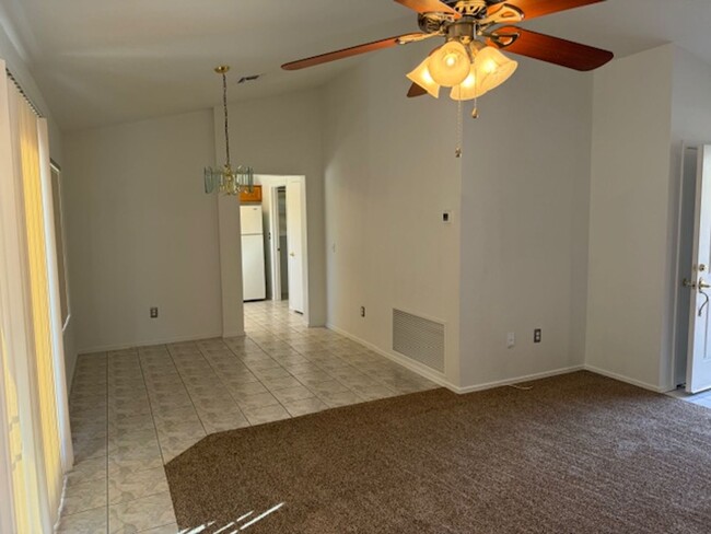 Building Photo - 2 Bedroom located in Sun City Summerlin 55+