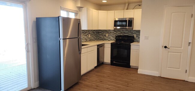 Building Photo - 400 Buckeye Terrace