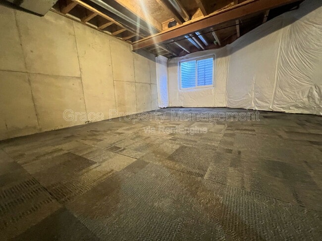 Building Photo - 12828 Jasmine St