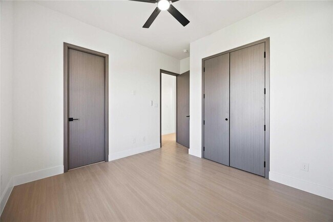 Building Photo - 4216 Dreyfus St
