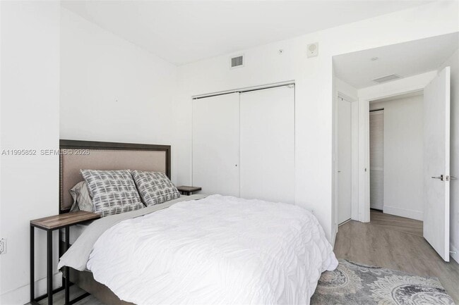 Building Photo - 121 NE 34th St