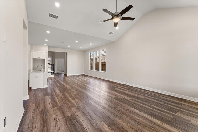 Building Photo - 28938 Hauter Wy