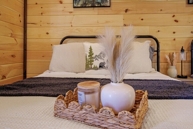 Building Photo - 2125 Rising Fawn Way