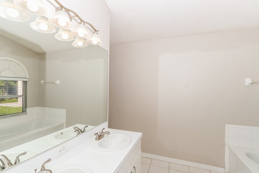 Building Photo - 9123 Egret Cove Cir