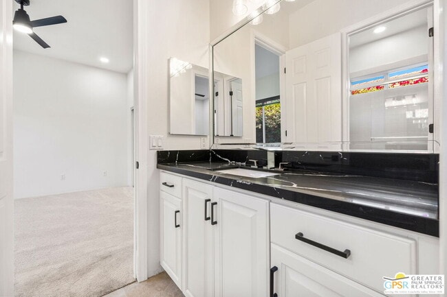 Building Photo - 4 Hillcrest Dr