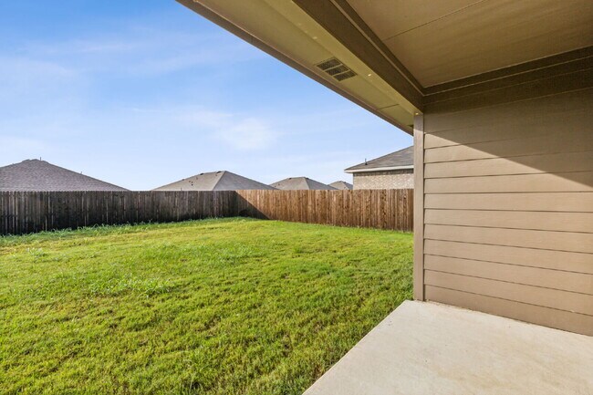 Building Photo - 606 Wrangler Dr