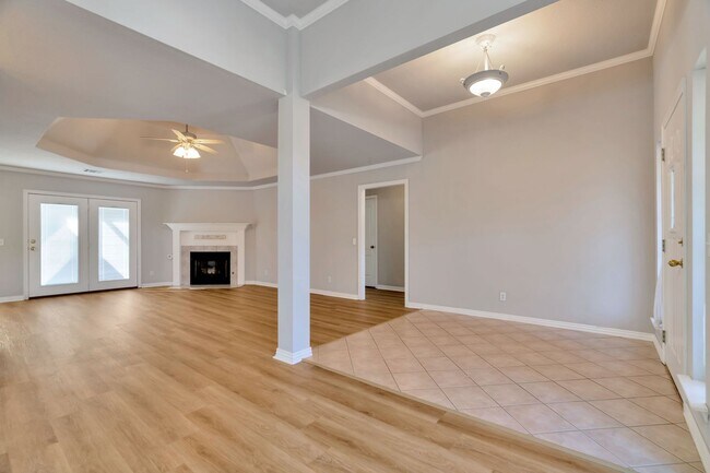 Building Photo - 827 Nicholson Ave