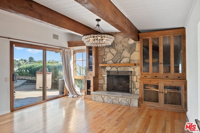 Building Photo - 1344 Bienveneda Ave