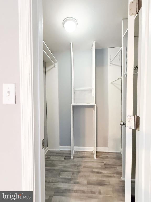 Building Photo - 7618 Savannah St