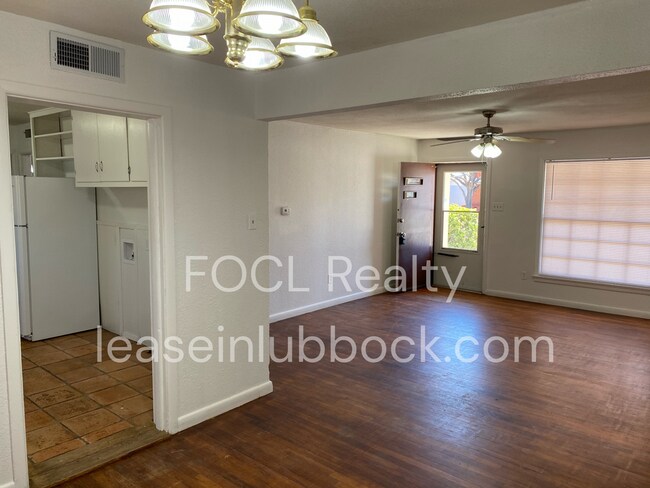 Building Photo - Bright and Welcoming 3/2/1 in the Maxey Park Neighborhood