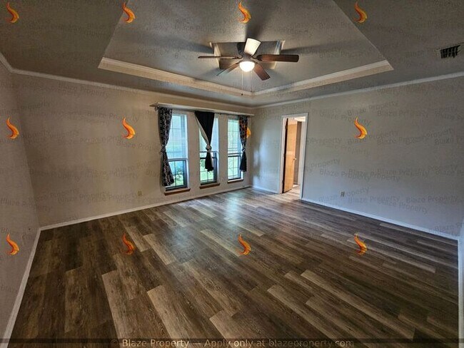 Building Photo - Now Leasing: Bright & Beautiful 3 Bed / 2 ...
