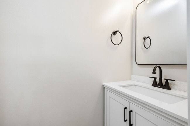 Building Photo - SCORE $500 OFF 1ST MONTH OF RENT THRU 7/31...