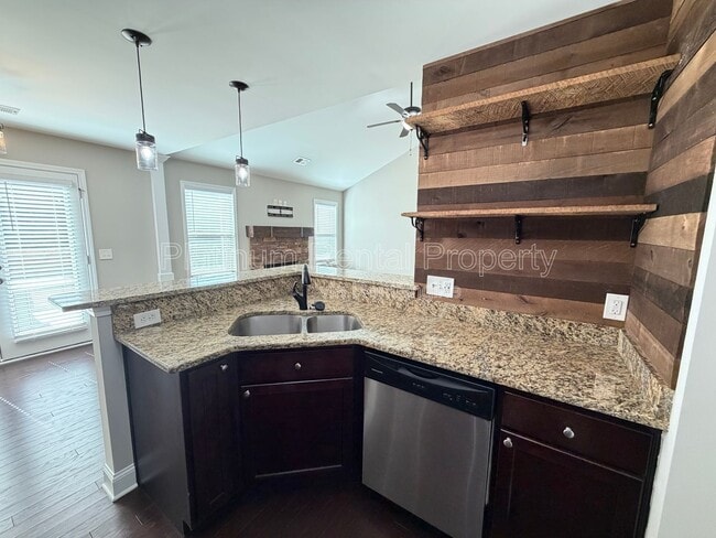 Building Photo - 95 Rand Way