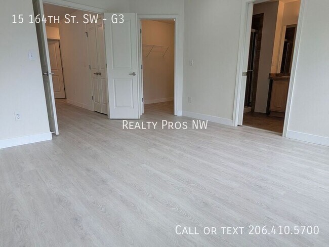 Building Photo - 15 164th St SW