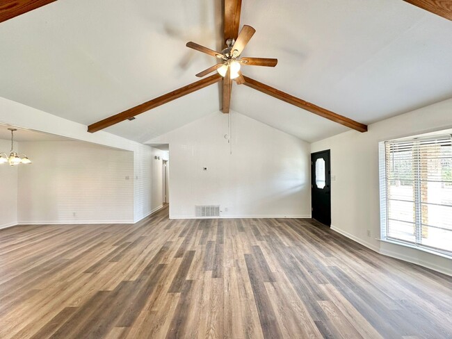 Building Photo - Available now! Newly Updated 3/2/2! Large ...