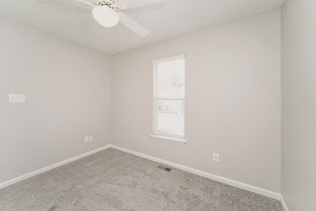 Building Photo - 8733 Cinnabay Dr