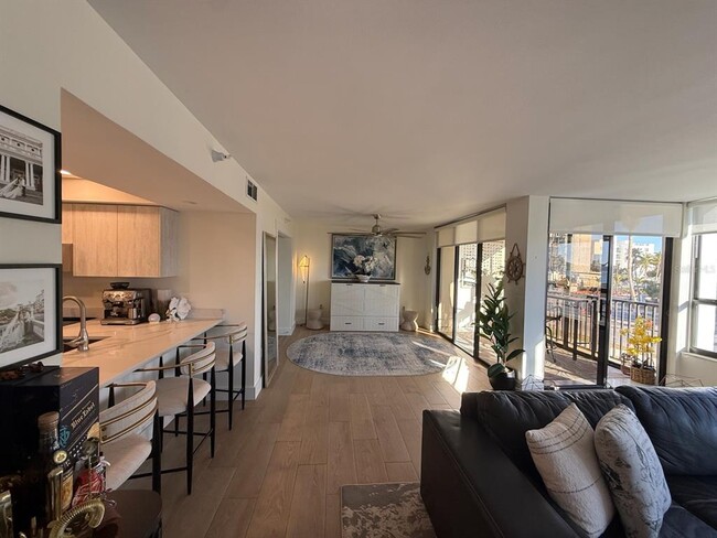 Building Photo - 11 Sunset Dr