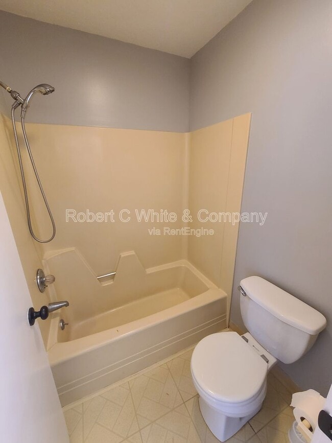 Building Photo - 279 Redstone Hl Rd