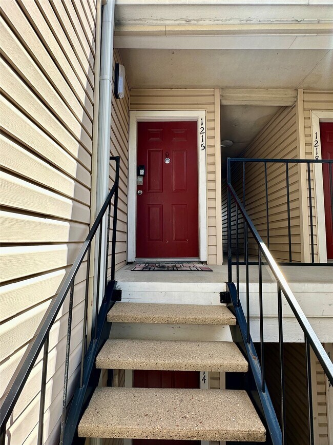 Building Photo - 2750 Holly Hall St