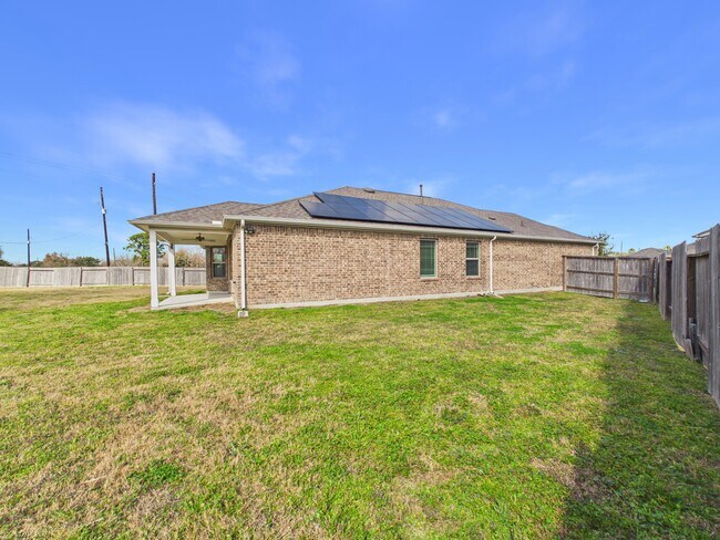 Building Photo - Brisa