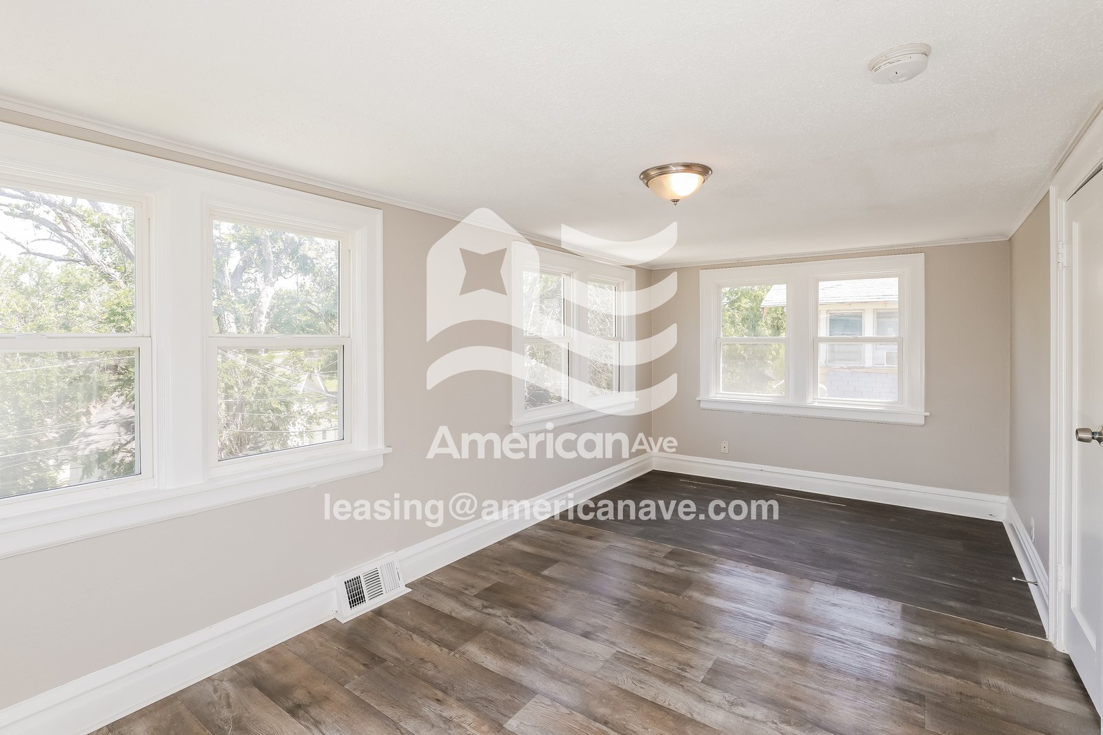 Building Photo - 1812 E 67th St