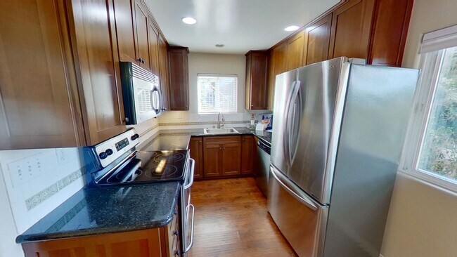 Building Photo - 3914 Via Lucero