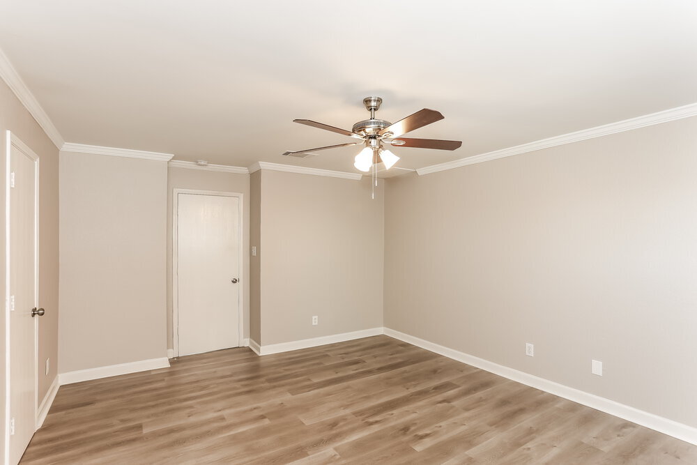 Building Photo - 1110 Hampton Dr