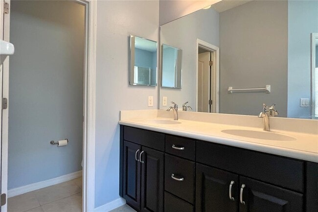 Building Photo - 4639 Summerlake Cir