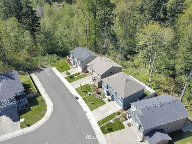 Building Photo - Listed For Rent