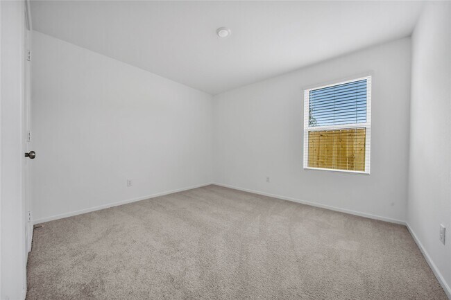 Building Photo - 18760 Loom dr