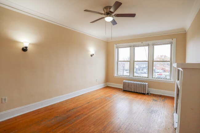 Building Photo - 4747 N Kenneth Ave