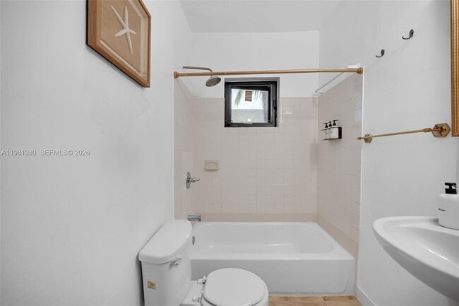 Building Photo - 528 NW 47th St