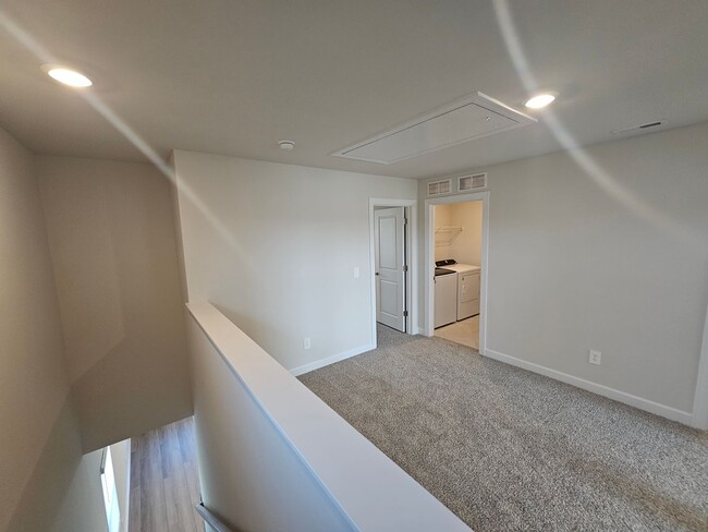 Building Photo - Brand New Cul-de-sac Townhome in Concord