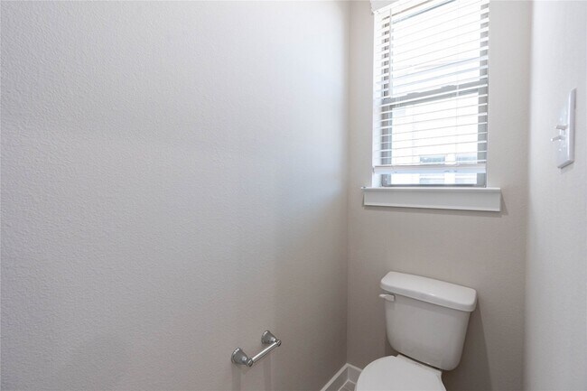 Building Photo - 712 Melody Hl Dr