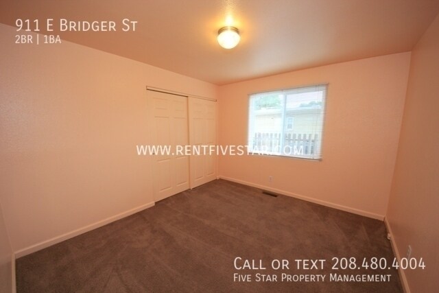 Building Photo - 911 E Bridger St
