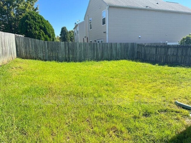 Building Photo - 5508 Stewartby Dr