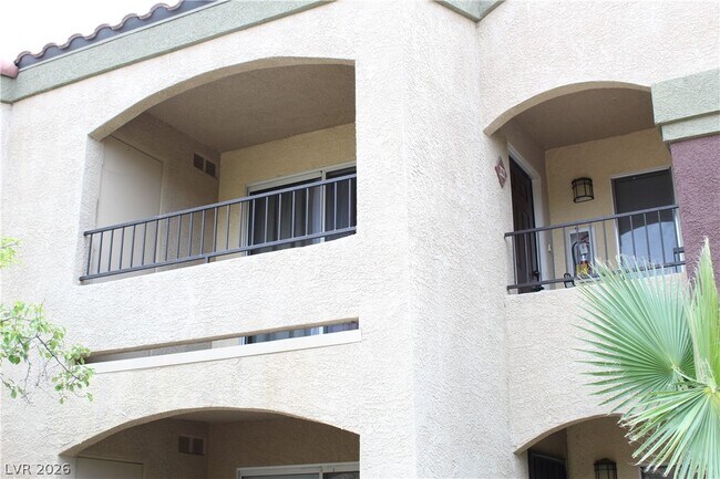 Building Photo - 7885 W Flamingo Rd