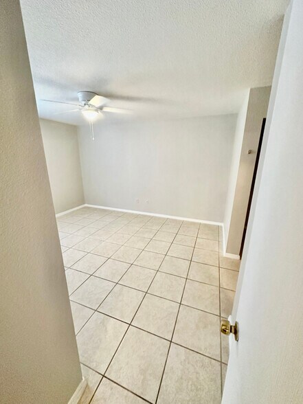Building Photo - 13133 Independence Ave