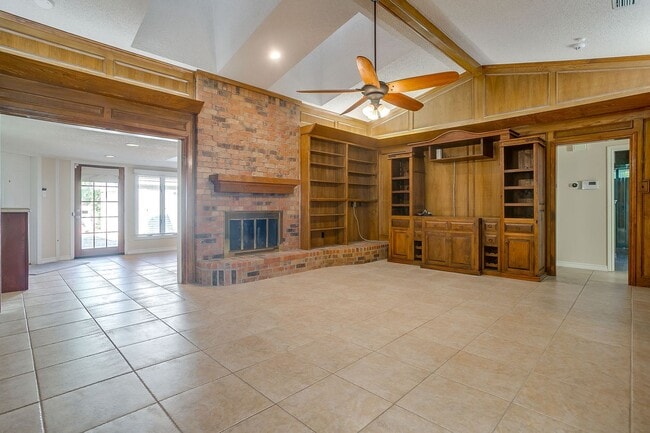 Building Photo - Great Move In Ready 3 Bedroom, 2 Bath Home Located in Northridge- Irving ISD- 75038