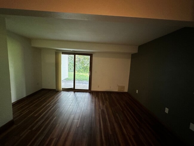 Building Photo - 138-138 Talon Pl