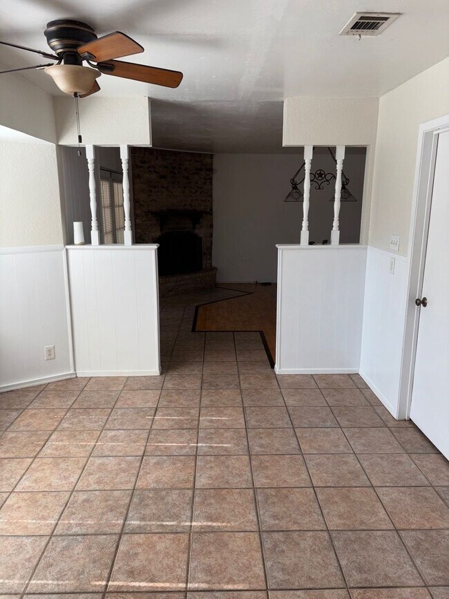 Building Photo - 3 Bedroom 2 Bathroom Georgetown Home