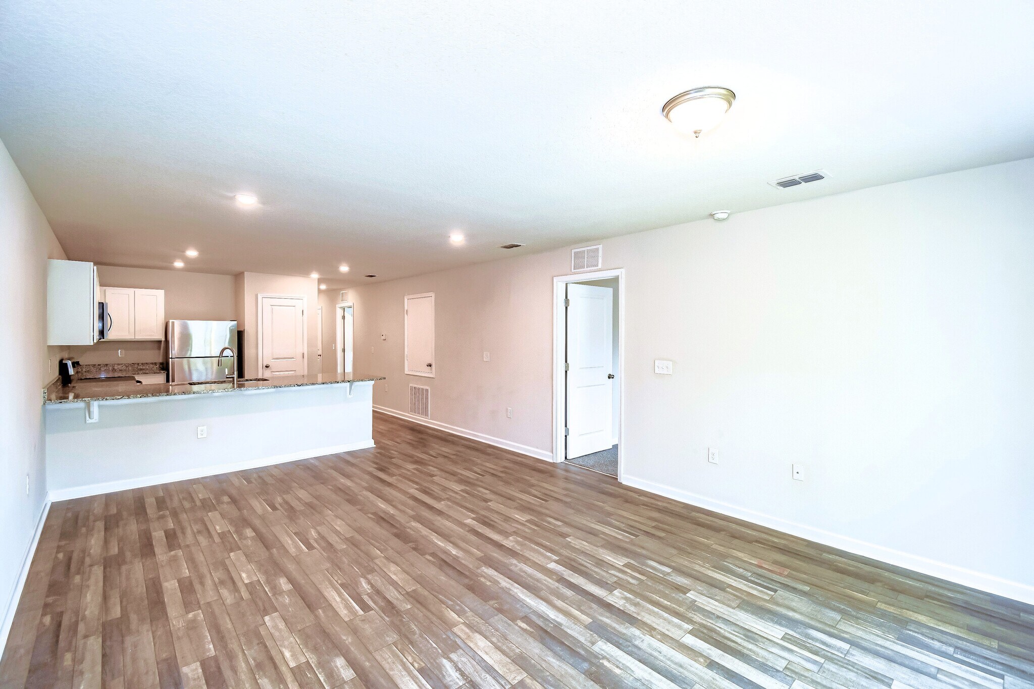 Building Photo - 45327 Red Brick Dr