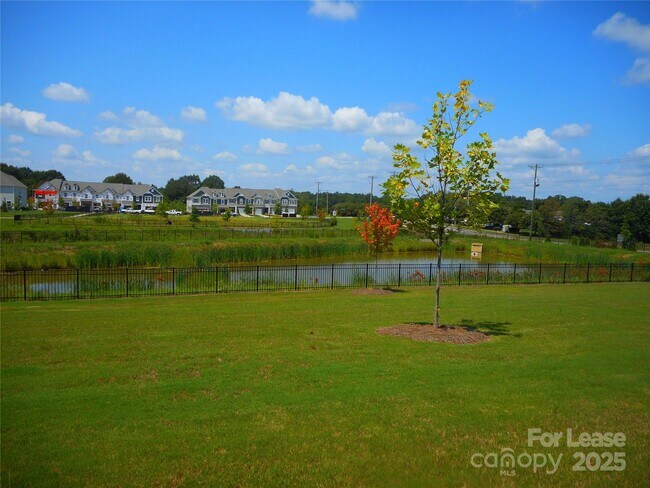 Building Photo - 5224 Maynard Hl Dr