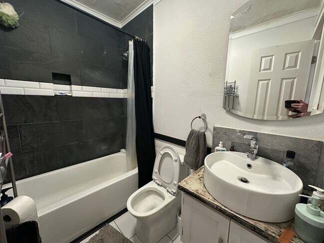 Building Photo - 117 Winston Dr