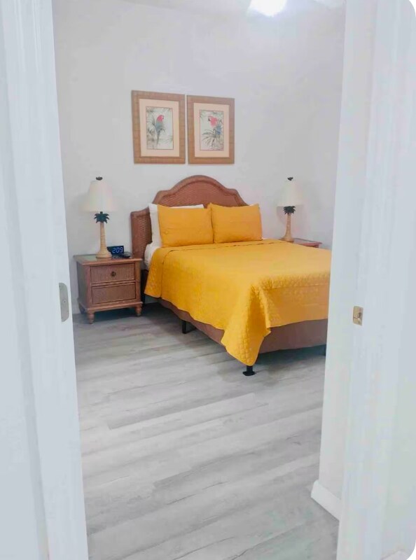 Building Photo - 1002 Gran Bahama Blvd