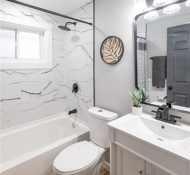 Building Photo - Absolutely Stunning 3BR Ranch in Kettering | Designer Finishes + Huge Backyard