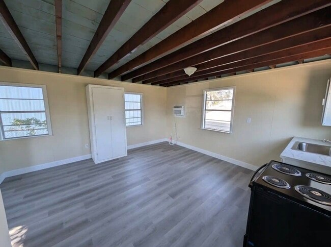 Building Photo - 2600 Shanks Rd