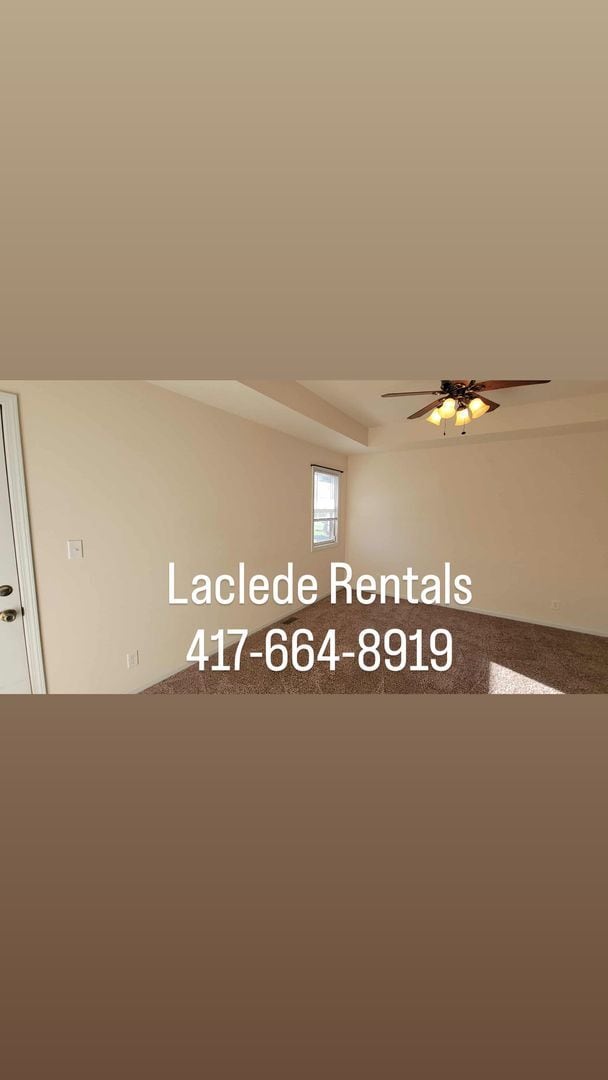 Building Photo - 3 Bedroom 2 Bathroom duplex